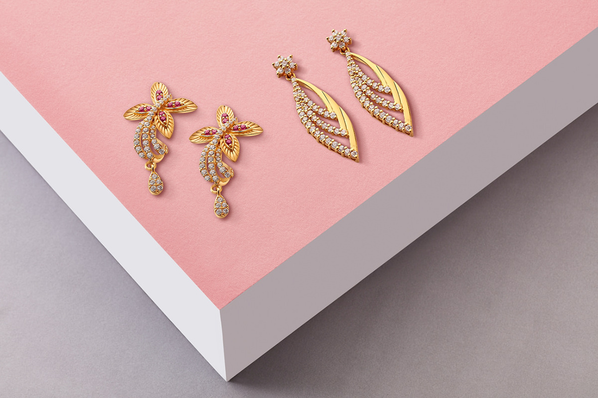 You are currently viewing Indian fashion 18K gold earring sets
